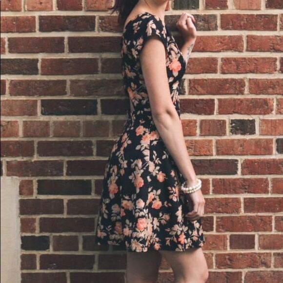 𝅺pinup Style Floral Dress - Picture 9 of 9